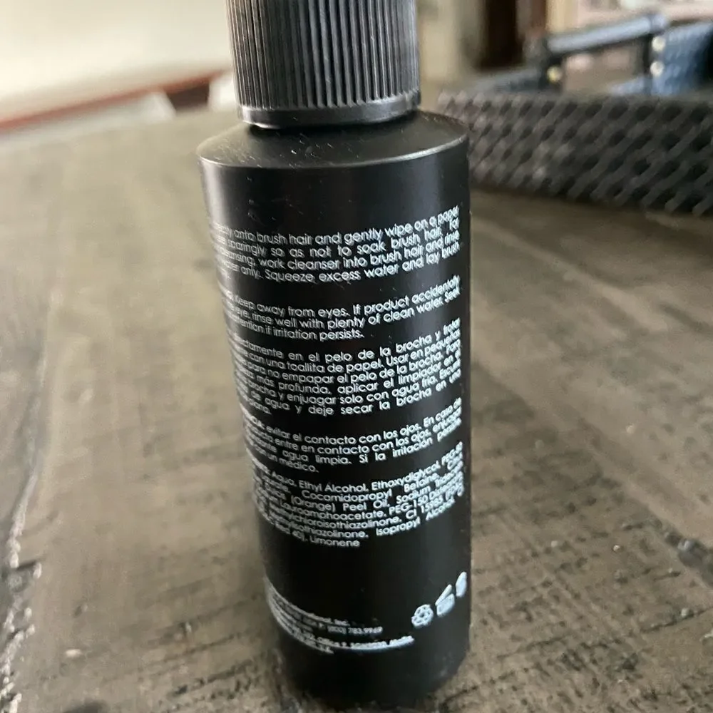 NWT bodyprograhy pro makeup brush cleaner